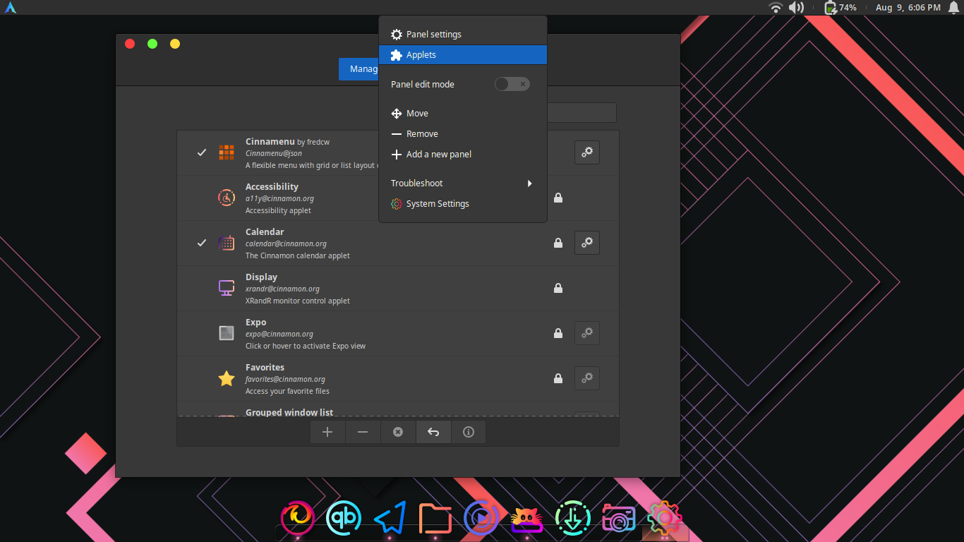 Cinnamon panel menu open beside the Applets manager